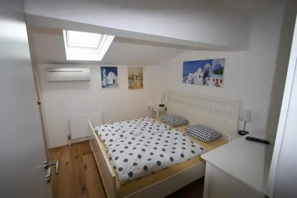 Tiroler Haus Apartman Innsbruck 0*,